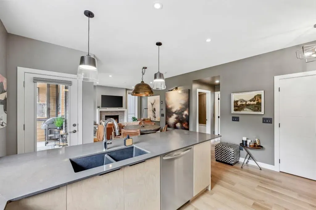 209 Stewart Creek, #201H