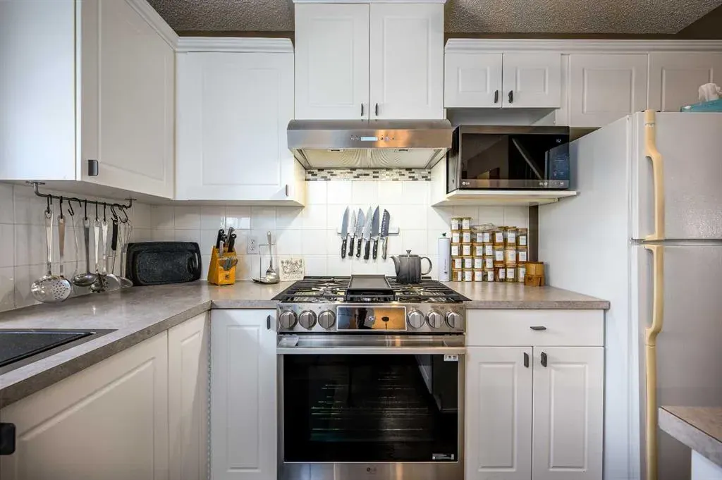 162 Citadel Mesa Close NW