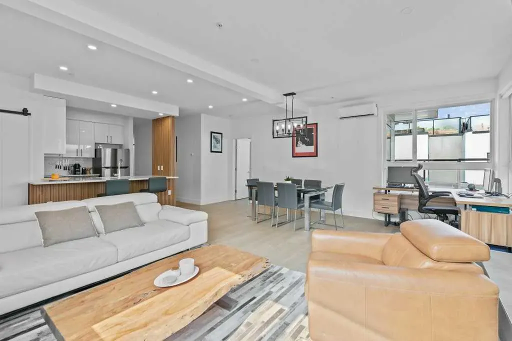 1000 Centre Avenue NE, #307