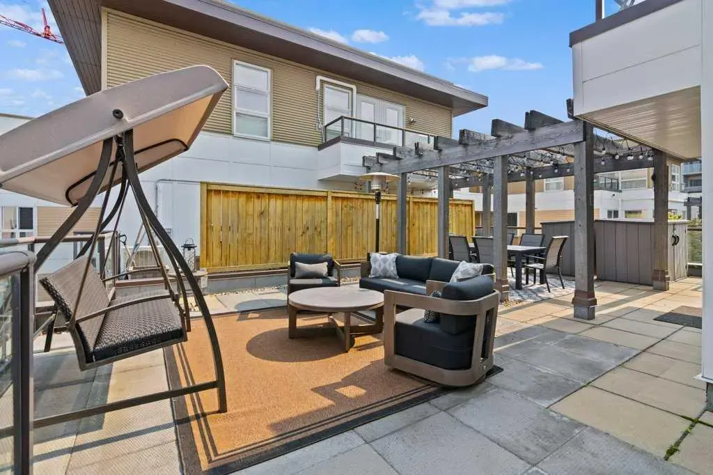 1000 Centre Avenue NE, #307