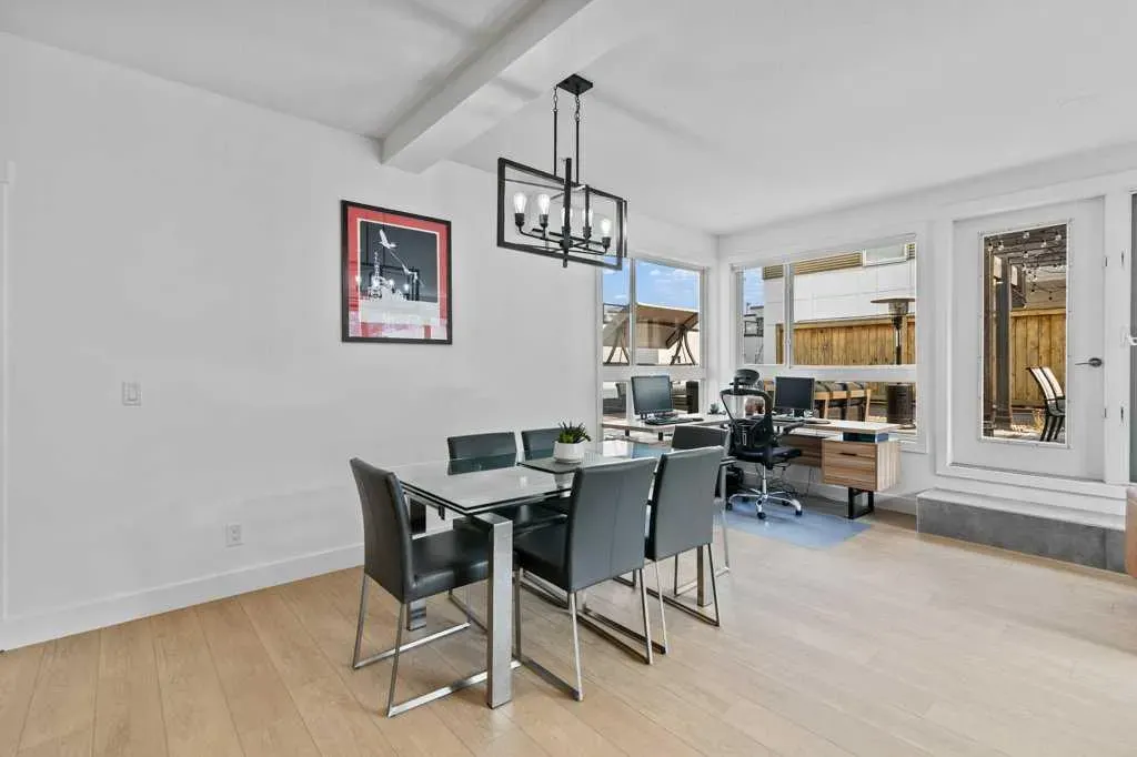 1000 Centre Avenue NE, #307