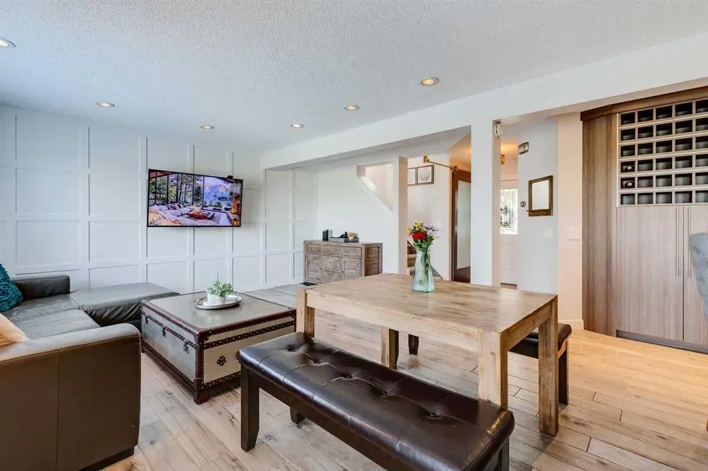 157 Chaparral Court SE