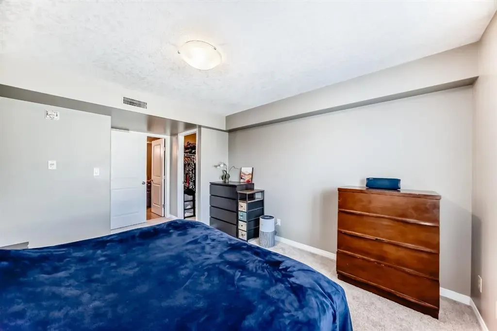 736 57 Avenue SW, #404