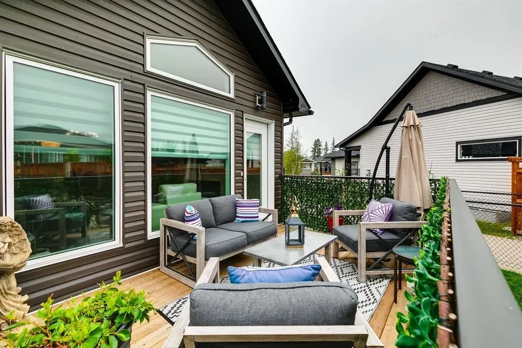 185 Riverwood Crescent