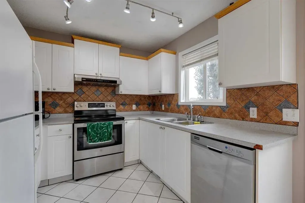 2 Hidden Hills Terrace NW