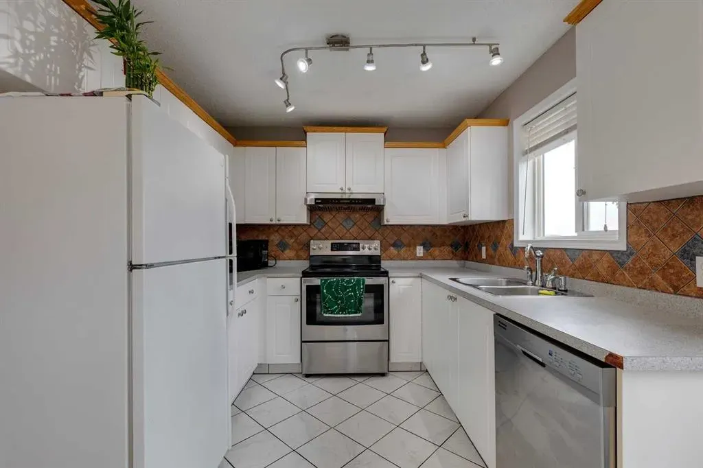 2 Hidden Hills Terrace NW