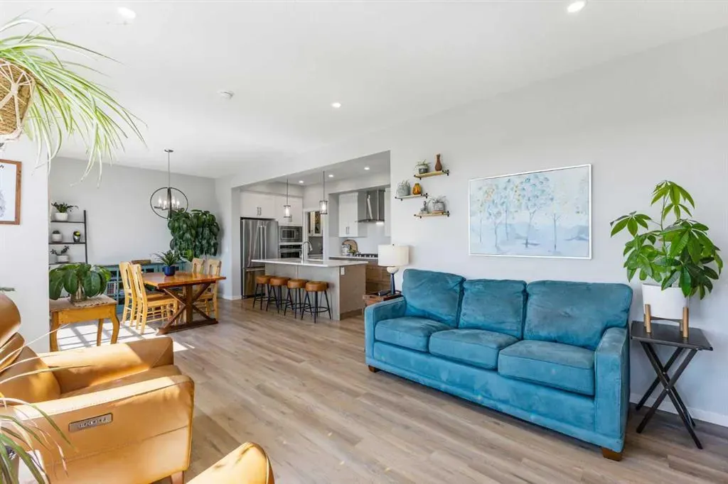 307 Monterey Place SE