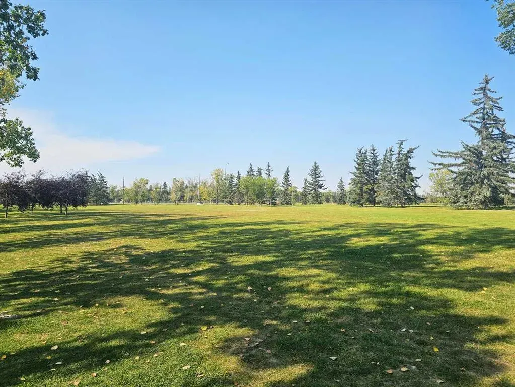 64 Lake Emerald Road SE