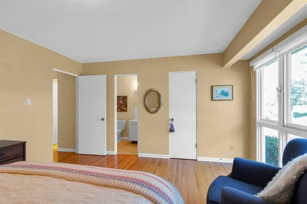 64 Lake Emerald Road SE