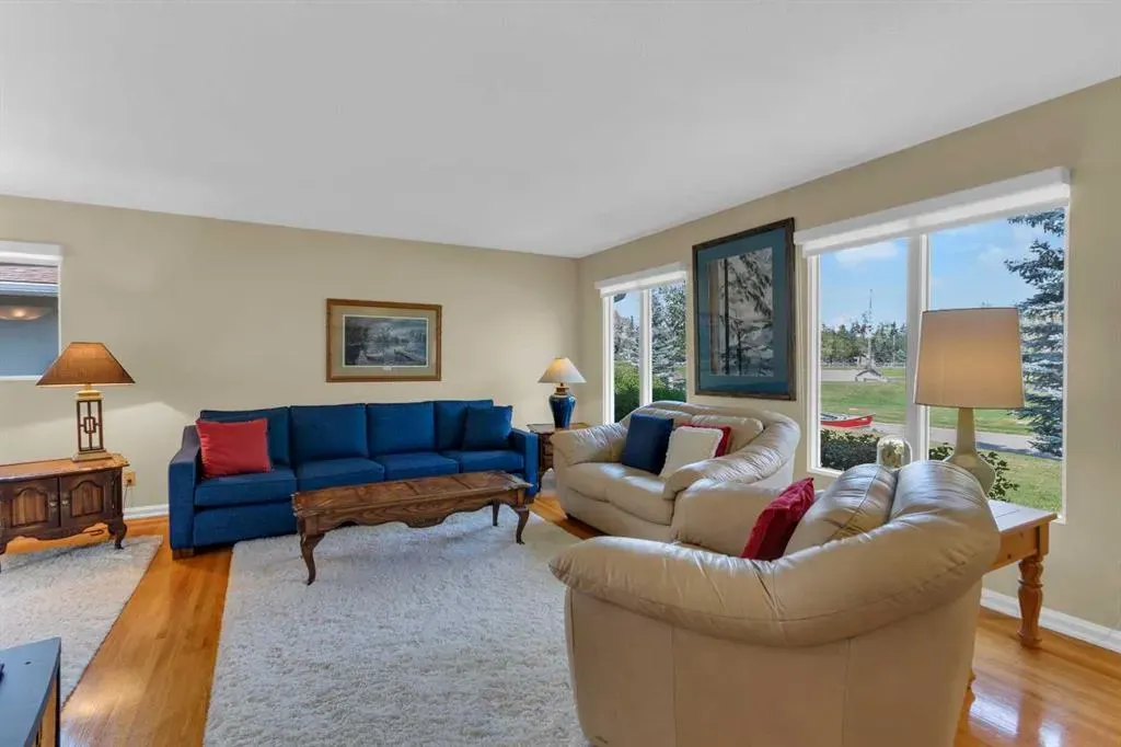 64 Lake Emerald Road SE