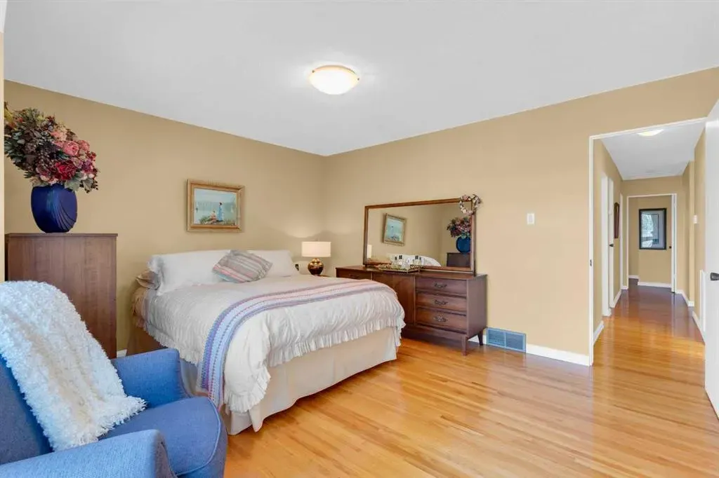 64 Lake Emerald Road SE
