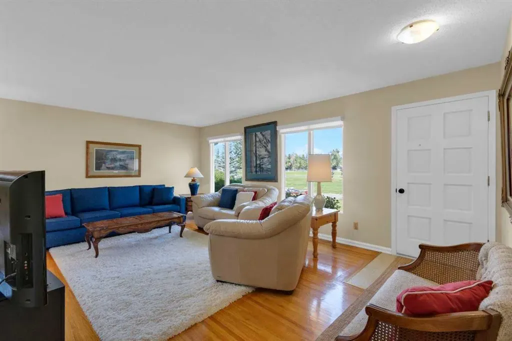 64 Lake Emerald Road SE