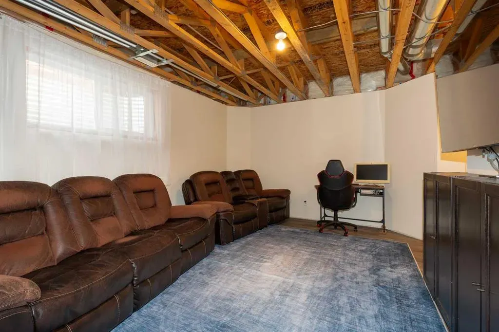 78 Keystone Terrace W