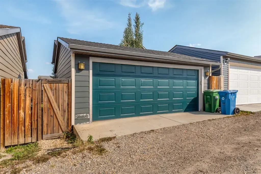 147 Panamount Way NW