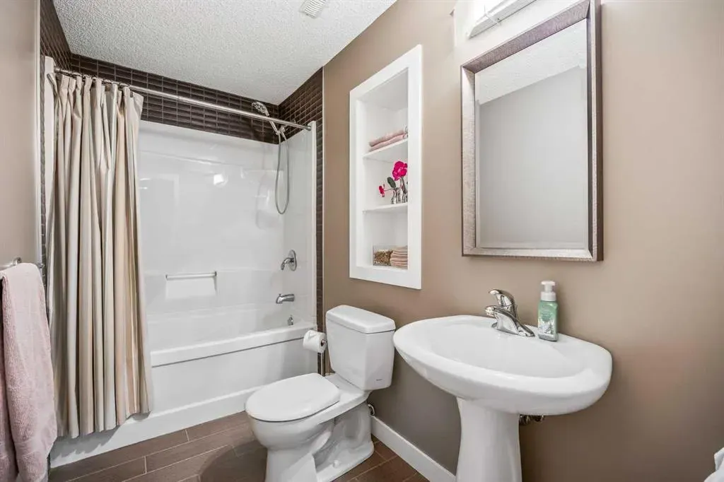 974 Tuscany Drive NW