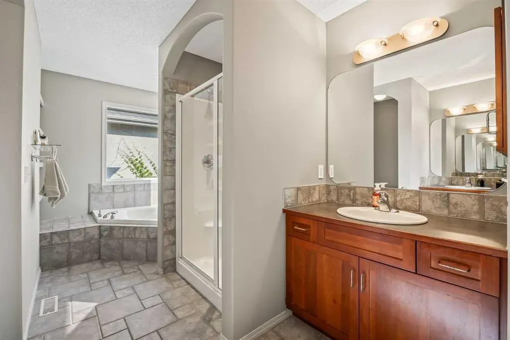 974 Tuscany Drive NW