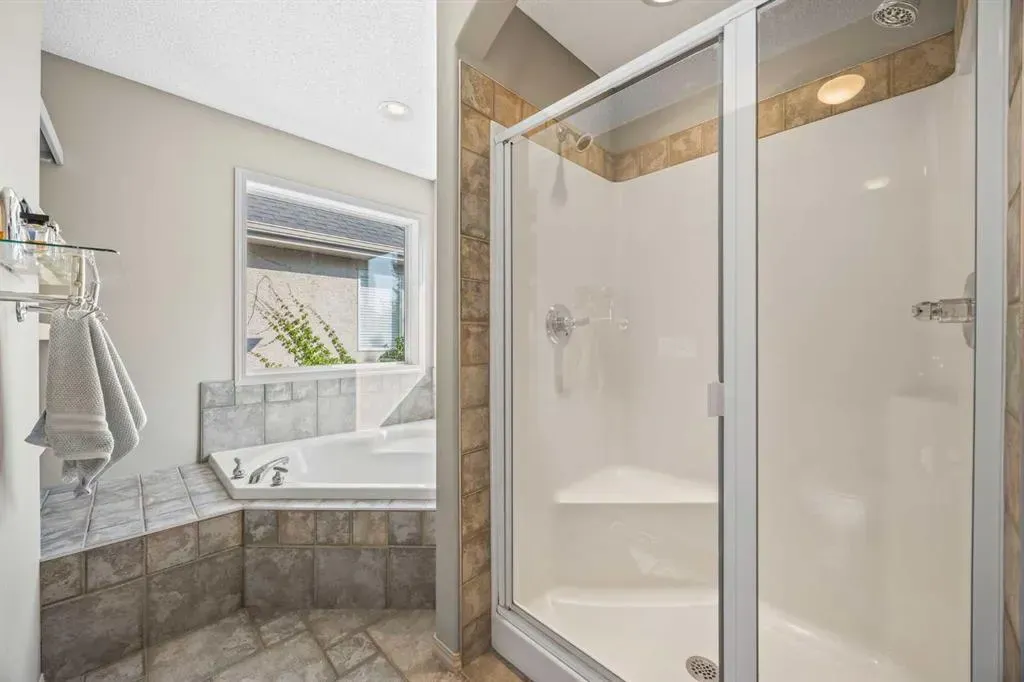 974 Tuscany Drive NW