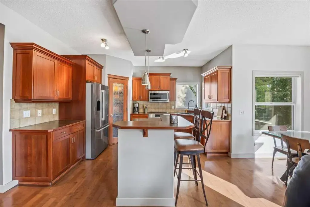 974 Tuscany Drive NW