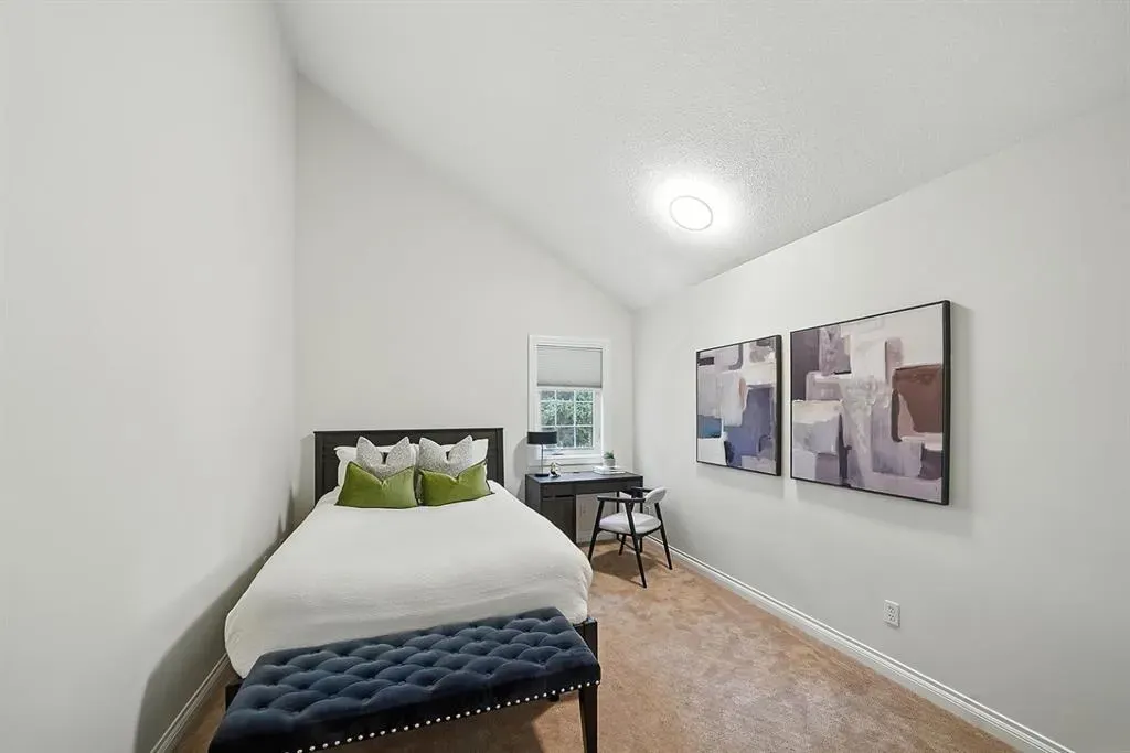 8 Varsity Estates Gardens NW