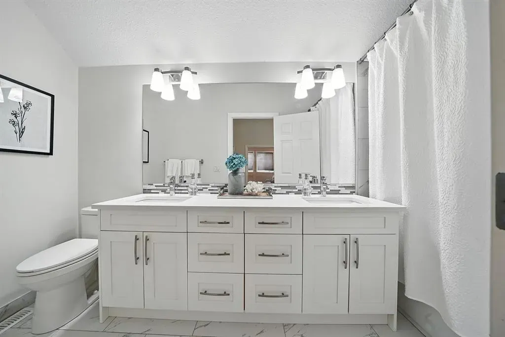 8 Varsity Estates Gardens NW
