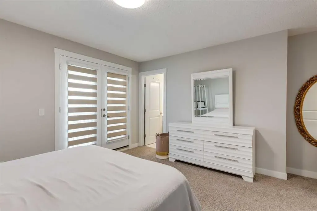 311 Livingston View NW