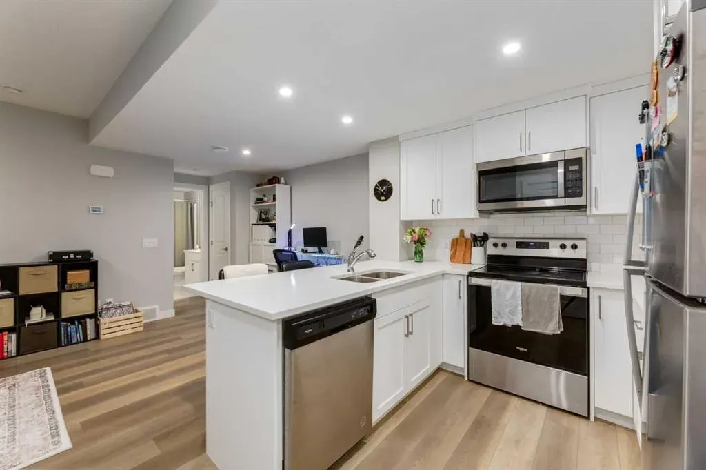 311 Livingston View NW
