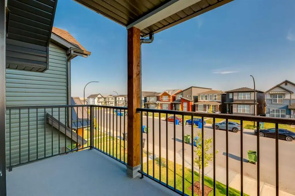311 Livingston View NW