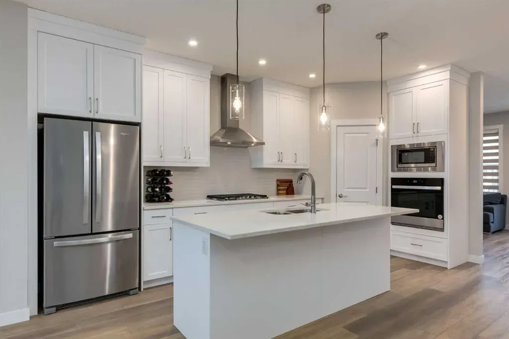 311 Livingston View NW