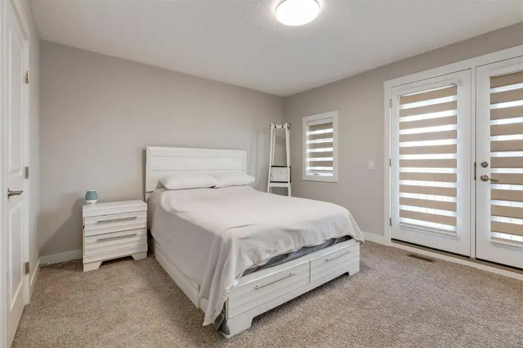 311 Livingston View NW