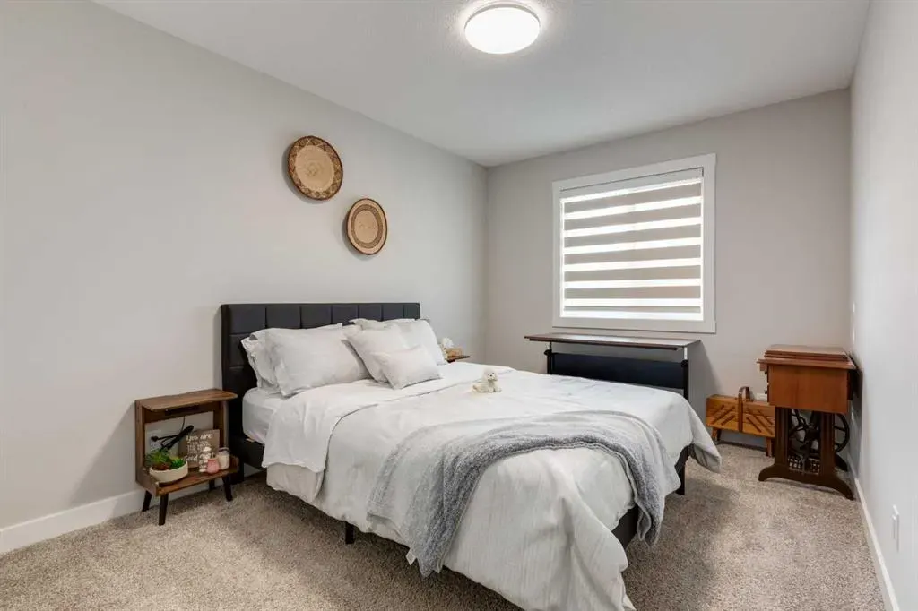 311 Livingston View NW