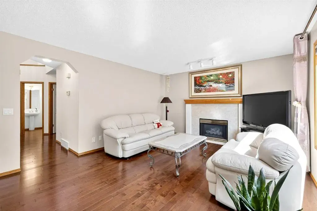 9200 Edgebrook Drive NW