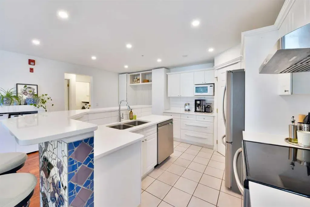 2212 34 Avenue SW, #103