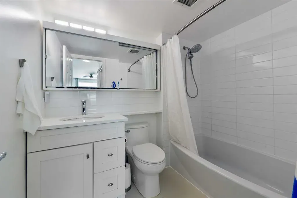 2212 34 Avenue SW, #103