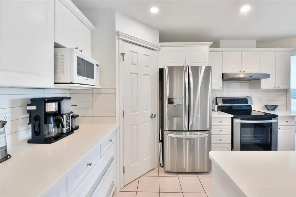 2212 34 Avenue SW, #103