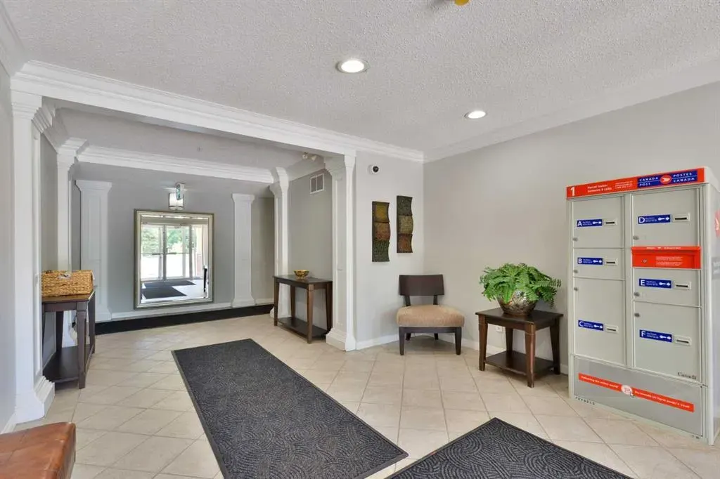 2212 34 Avenue SW, #103