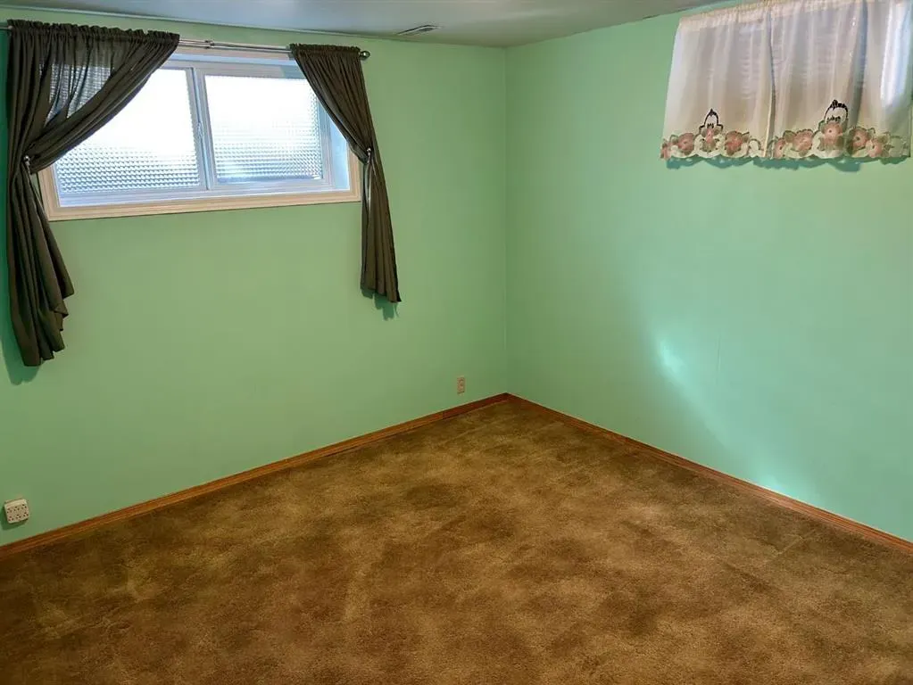 343 Laval Boulevard W