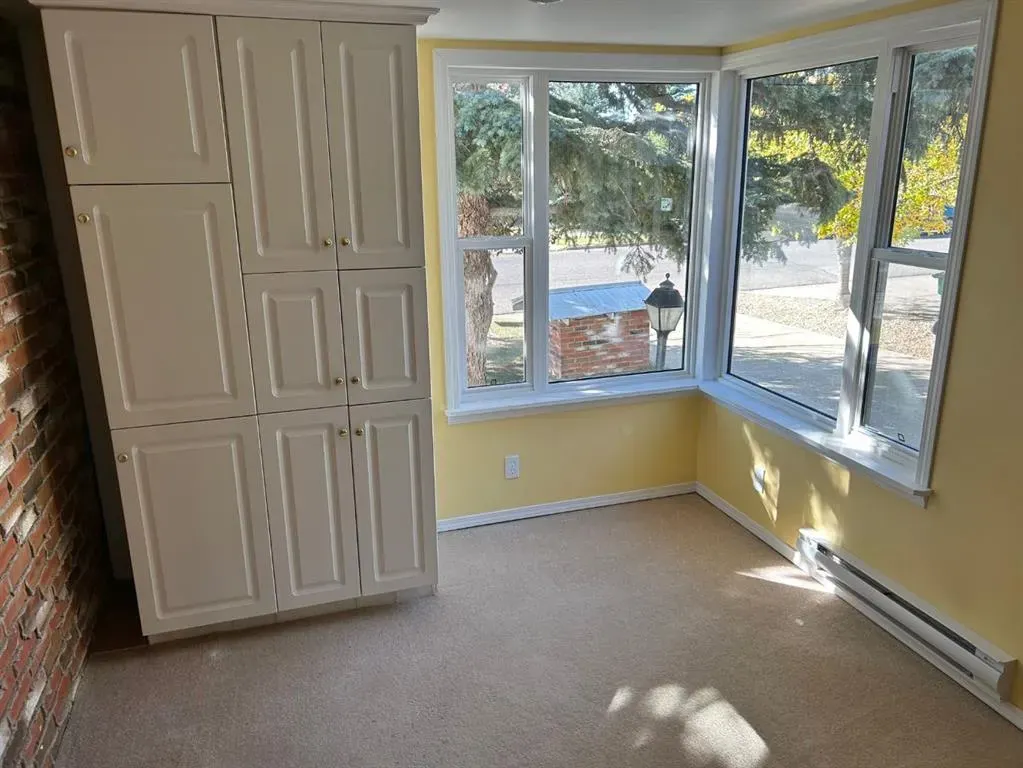 343 Laval Boulevard W