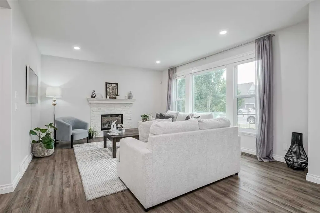 310 Mahogany Manor SE