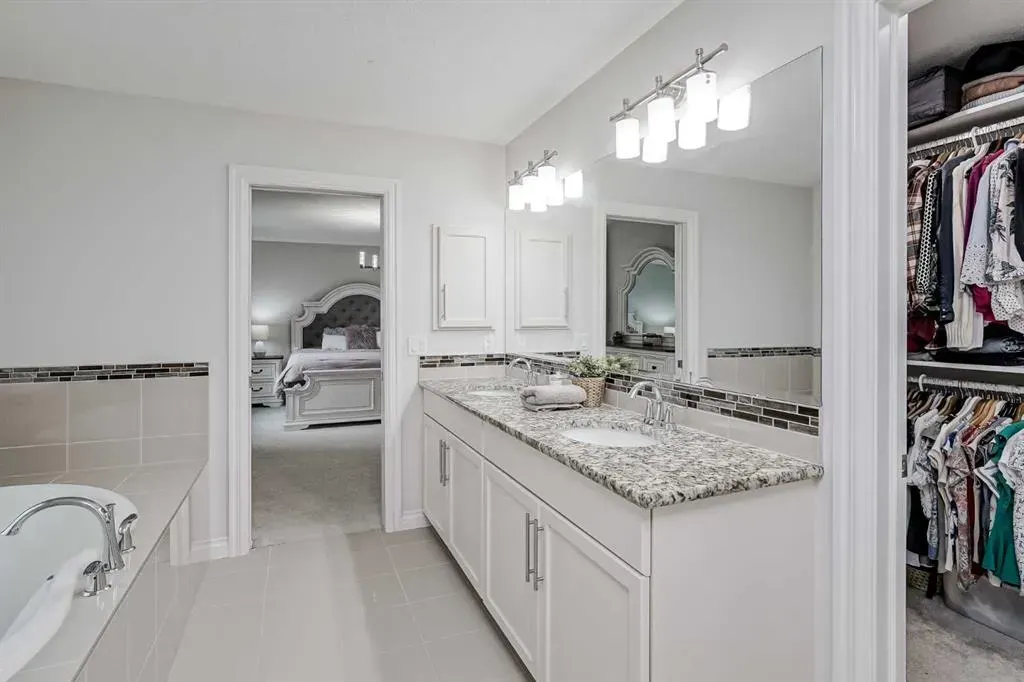 310 Mahogany Manor SE