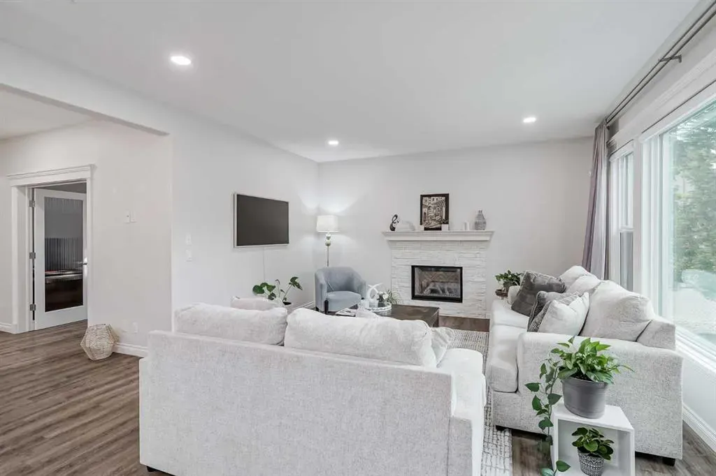 310 Mahogany Manor SE