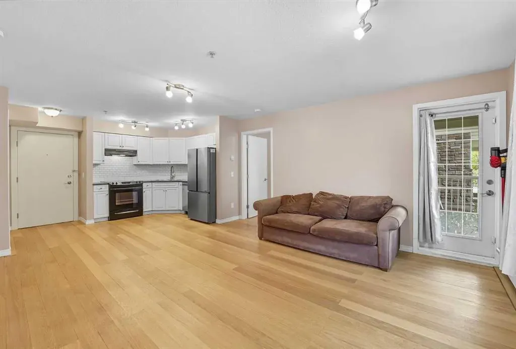 2000 Applevillage Court SE, #110