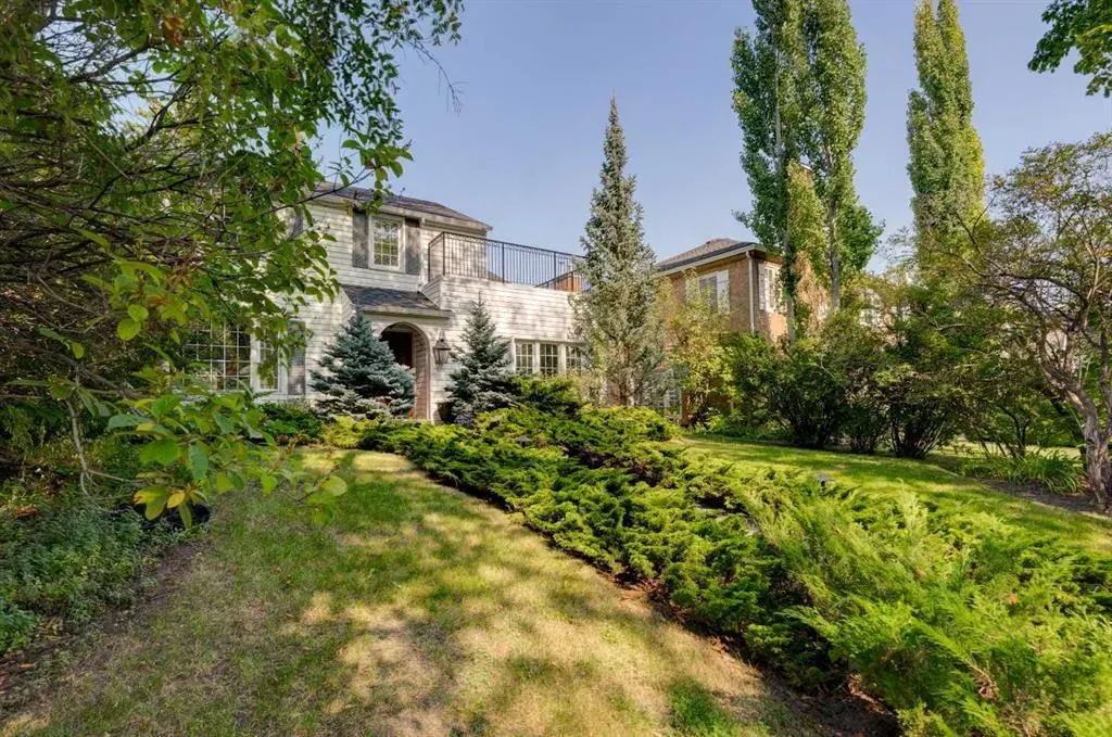 1332 Frontenac Avenue SW