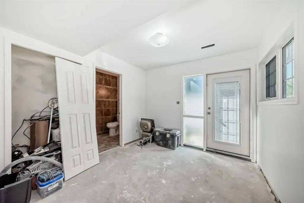 1607 11 Avenue SW, #101