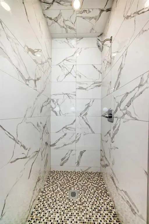 1607 11 Avenue SW, #101
