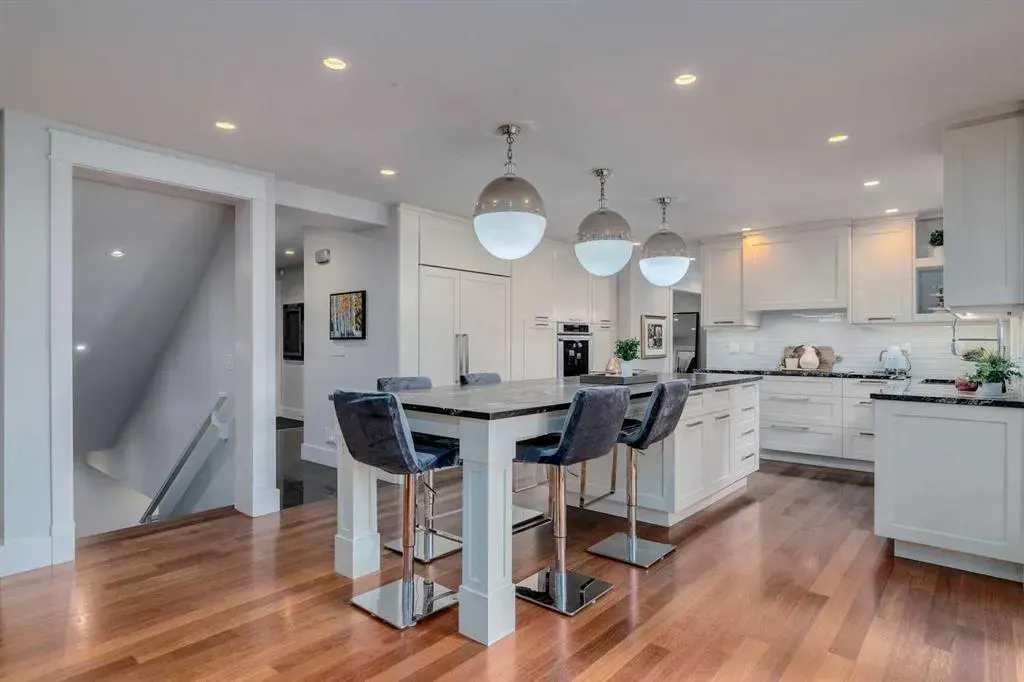 116 Bay View Drive SW