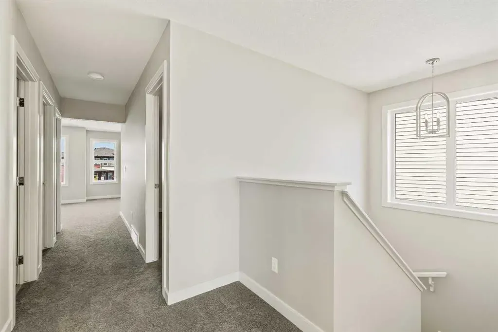 63 Belvedere Crescent SE