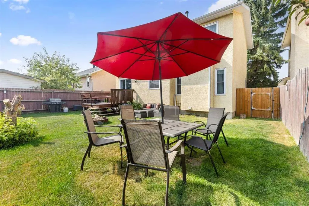 933 Applewood Drive SE