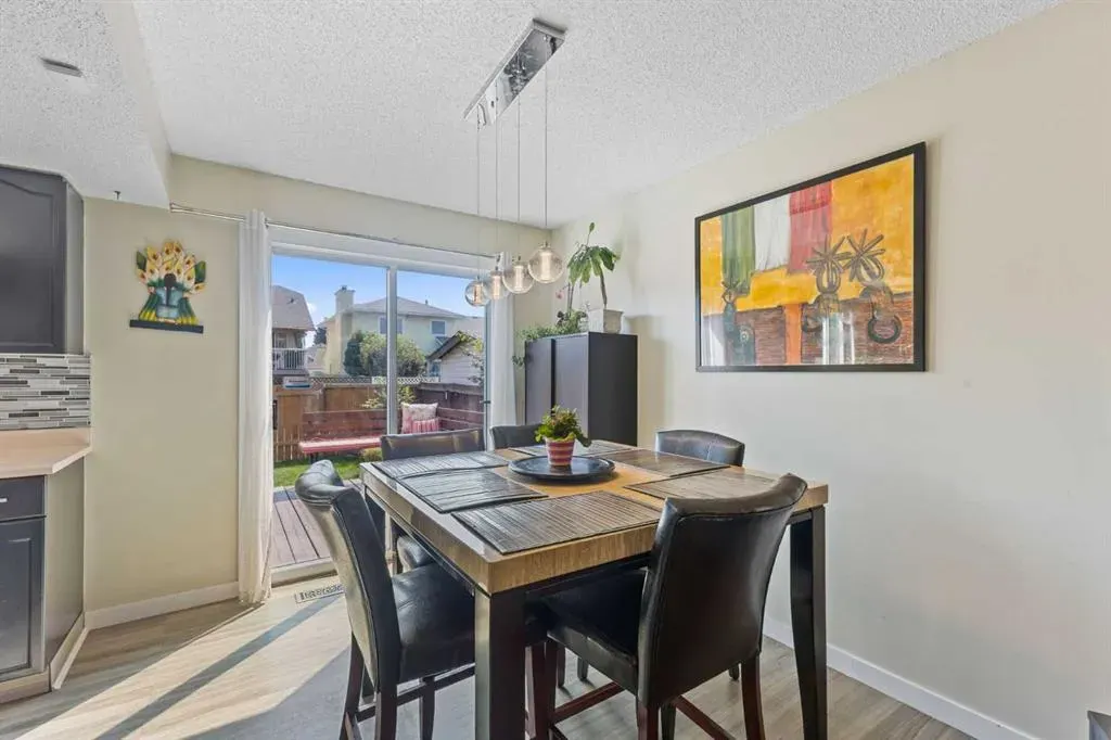 933 Applewood Drive SE