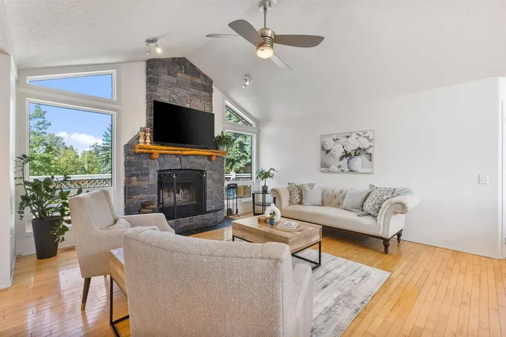 2 Riverside Place