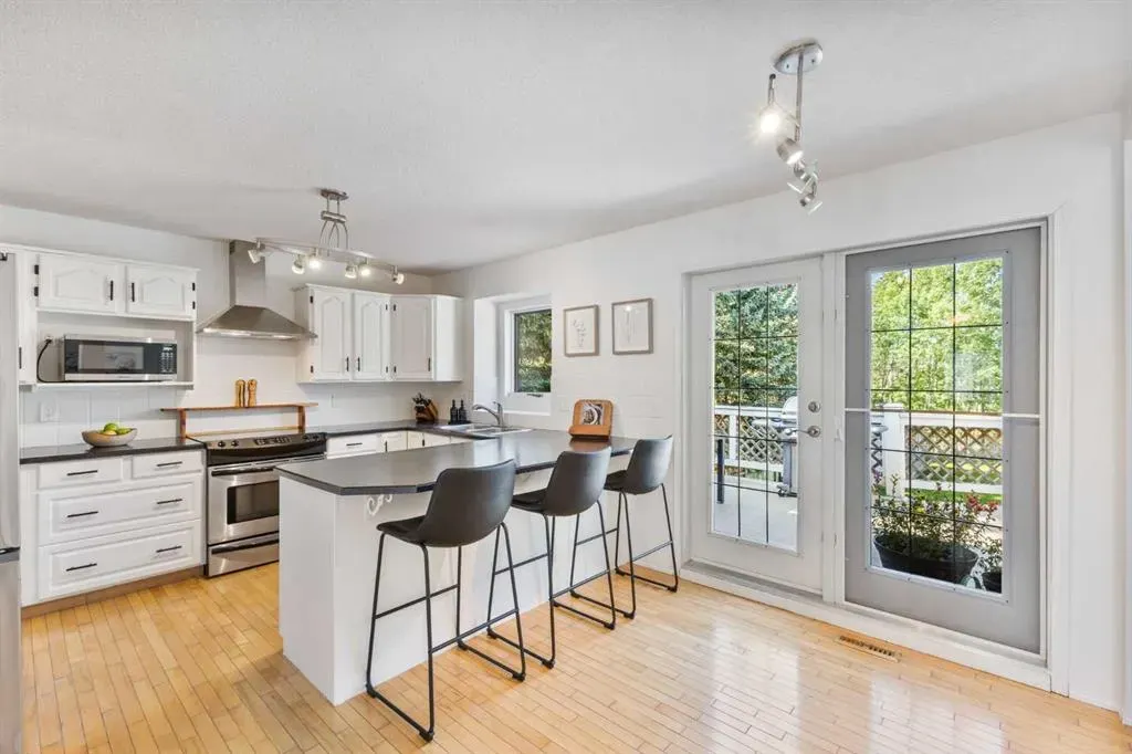 2 Riverside Place